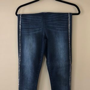 Jennifer Lopez skinny jean (stretchy)